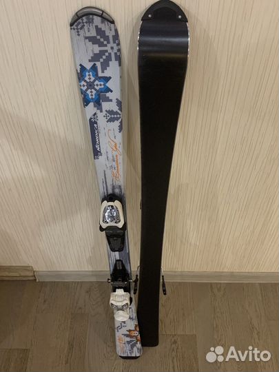 Горнолыжные ботинки, лыжи