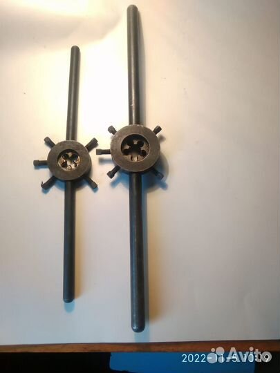 Державки,плашки, метчики,воротки, сверла, развертк