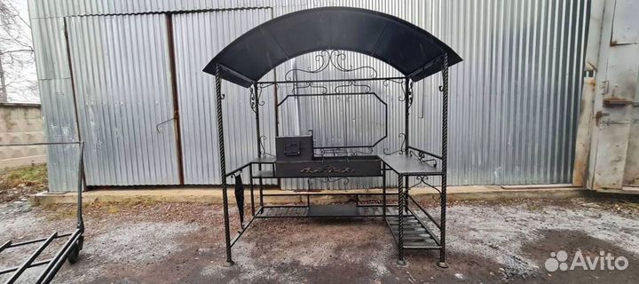 Мангал кованый с крышей