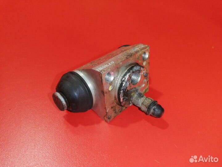 Рабочий тормозной цилиндр задний Toyota Hilux Pick