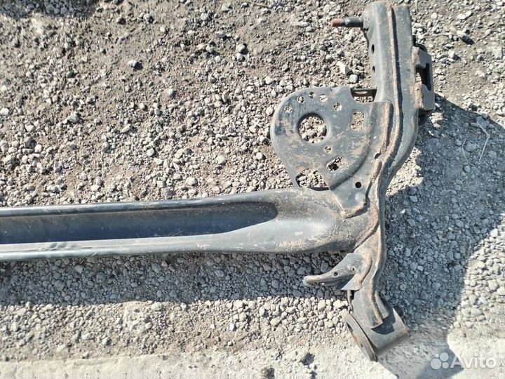 Б/У Балка задняя 4651071L00 suzuki