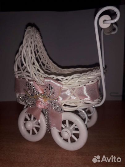 Игрушечная коляска