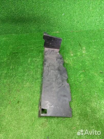 Дефлектор радиатора левый Mazda Mazda6 GG L813