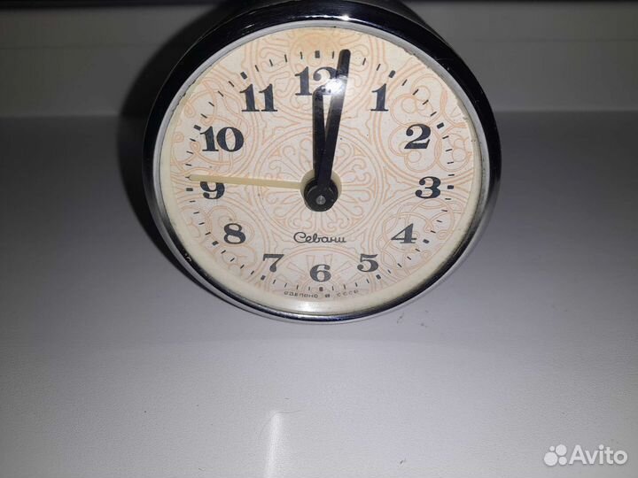 Часы будильник СССР