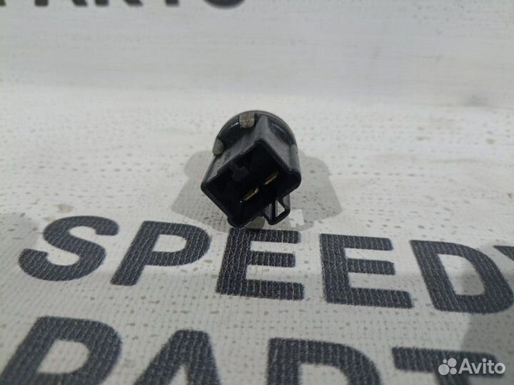 Датчик педали тормоза Toyota Corona E-ST190 4S-FE