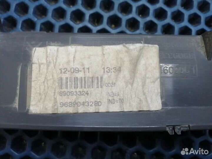 Стоп сигнал дополнительный citroen c4 b7