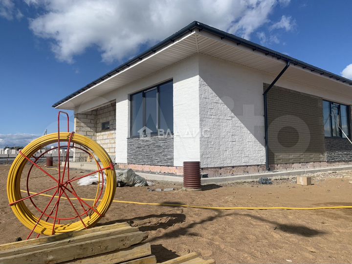 Дом 219,5 м² на участке 8 сот.