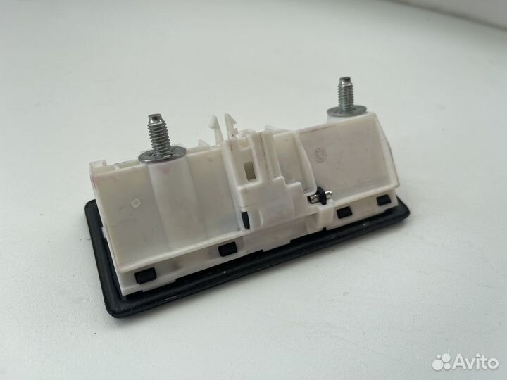 Кнопка открытия багажника VW Jetta 6