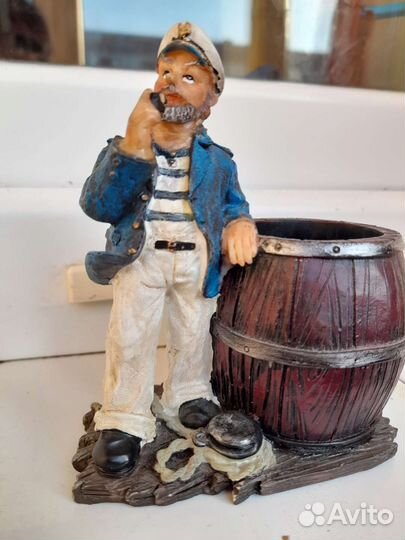 Сувенир фигурка Капитан