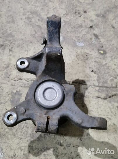 Кулак поворотный передний левый Mercedes-Benz Vito