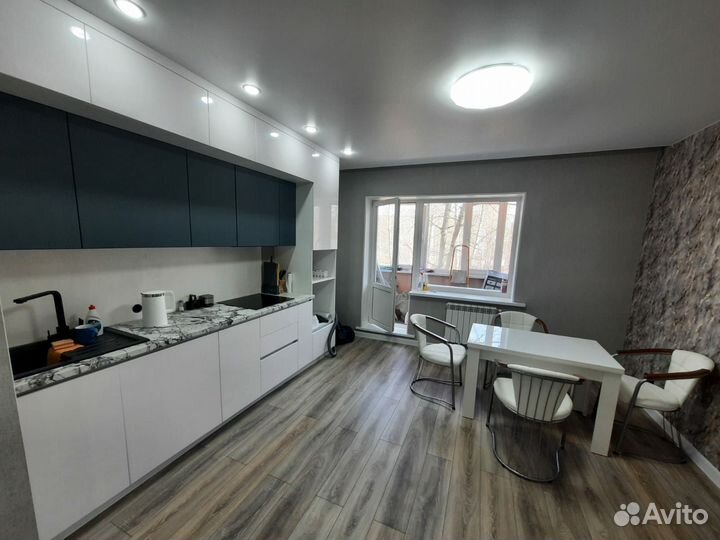 Стол книжка