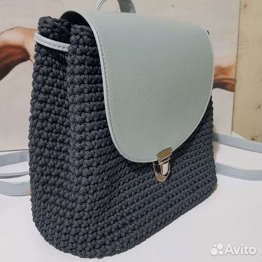 Вязаный красивый аккуратный рюкзак