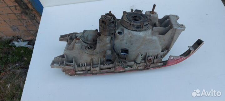 Фара галогеновая передняя правая Nissan Primera