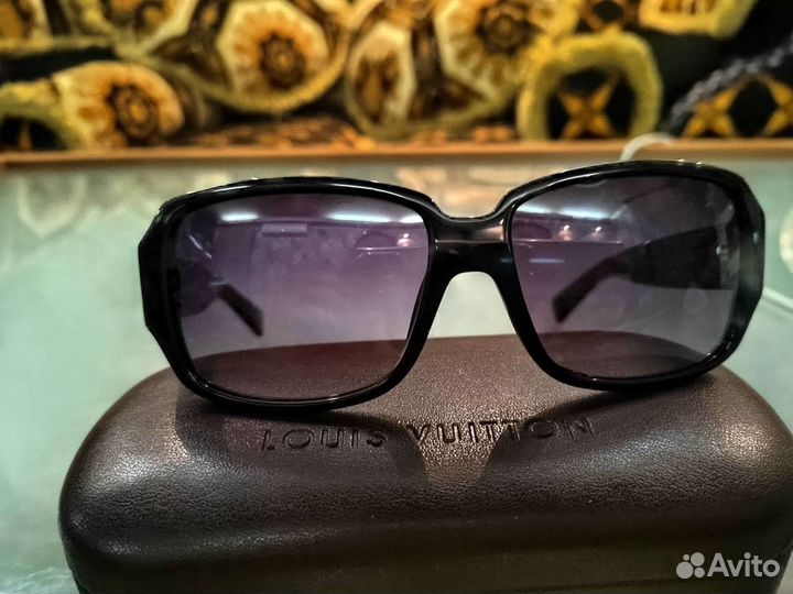 Солнцезащитные очки женские брендовые