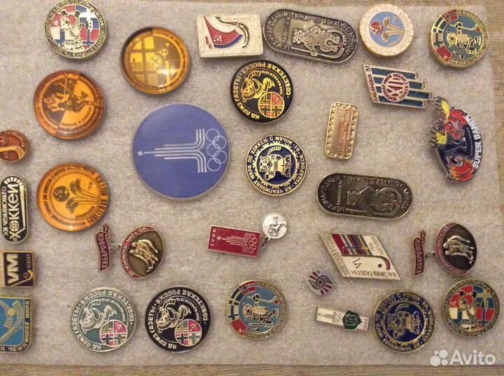 Значки. По. Хоккею. С. Мячем. Супери. Бенди