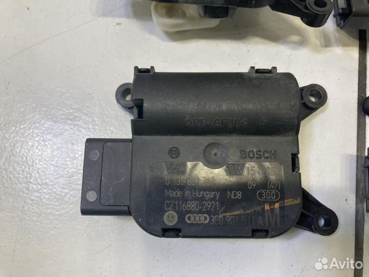 Сервопривод заслонок печки Volkswagen Tiguan 5N1 2