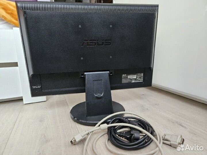 Монитор Asus 20