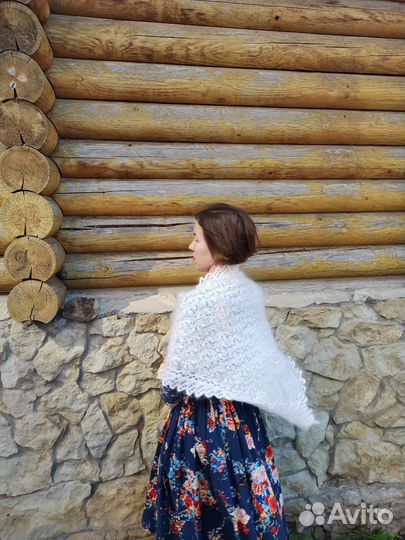 Шаль вязаная пуховая, ручная работа