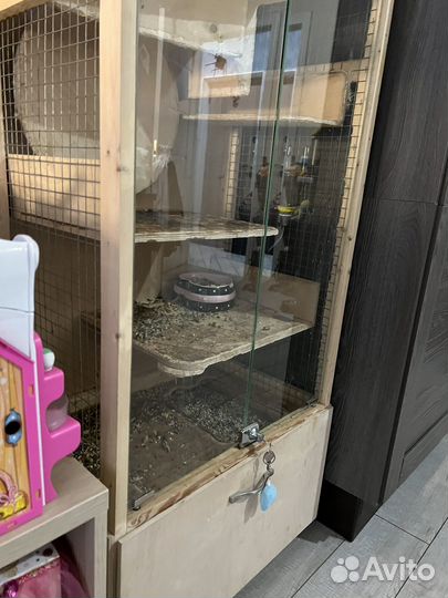Продам клетку для шиншилл