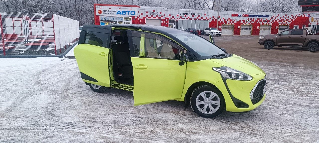 Toyota Sienta