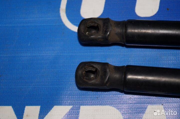 Амортизатор багажника Opel Astra J 1.6 (A16XER)