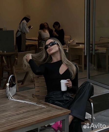 Amour Боди с вырезом cut-out