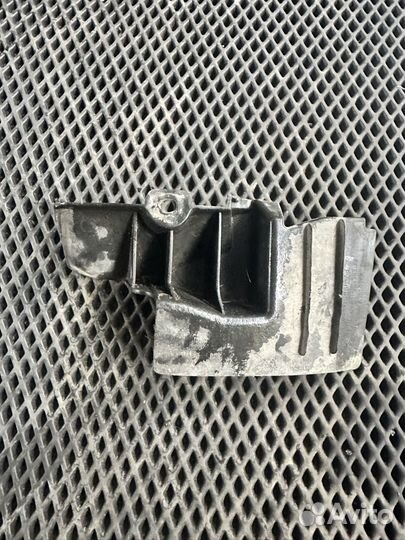 Брызговик задний правый Chevrolet Aveo T300