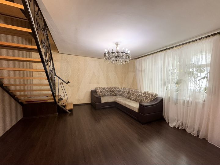 Коттедж 131 м² на участке 1,6 сот.