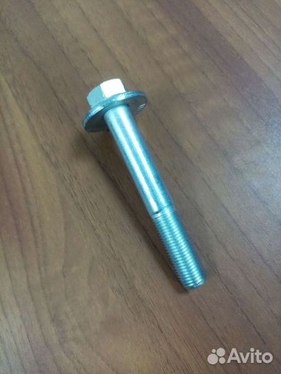 Болт сход-развала задний mitsubishi