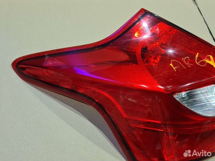 Задний левый фонарь Ford Focus 3 хэтчбек