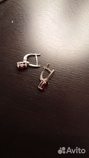 Серебряные серьги с гранатами