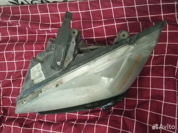 Фара ford focus 2 левая