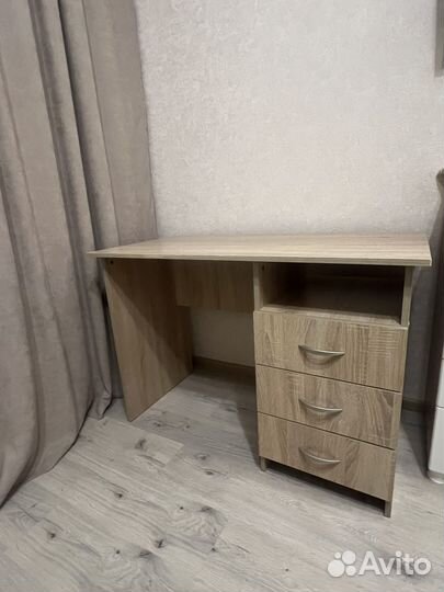 Стол письменный компьютерный