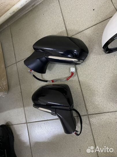 Зеркало левое Toyota Camry V70 Тойота Камри в 70