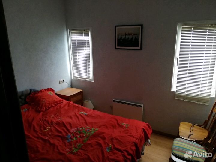 Дебаркадер с береговой землёй и водопользованием