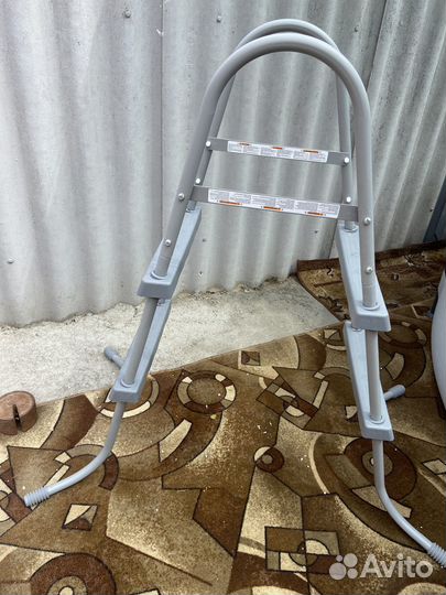 Лестница для бассейна бу 84 см