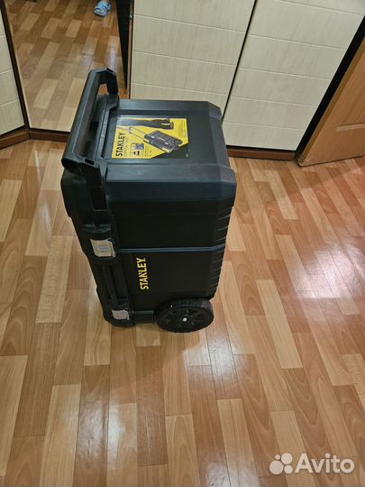 Ящик для инструмента на колёсах Stanley