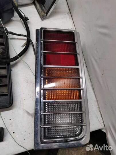 Фонарь правый hummer h2 2004г
