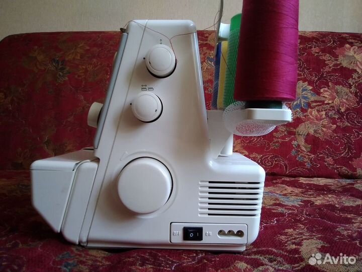 Оверлок Pfaff 4752 б/у не использовался