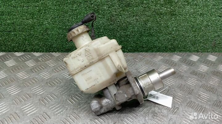 Цилиндр тормозной главный Land Rover Discovery 3