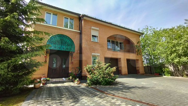 Коттедж 733 м² на участке 25 сот.