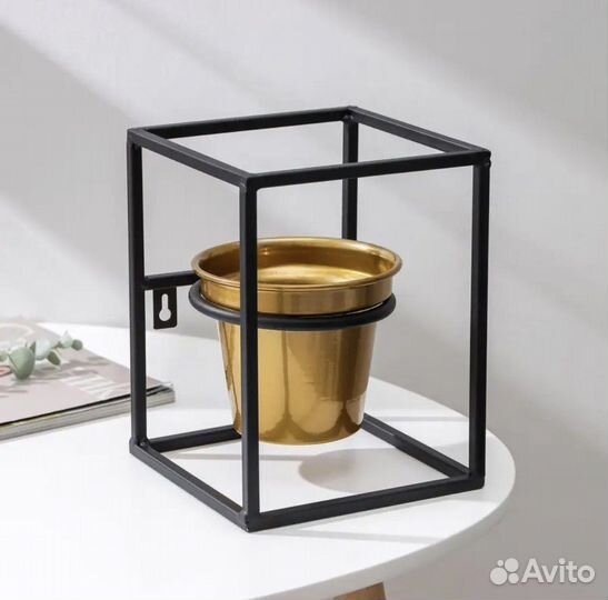 Кашпо ваза в стиле лофт настенное