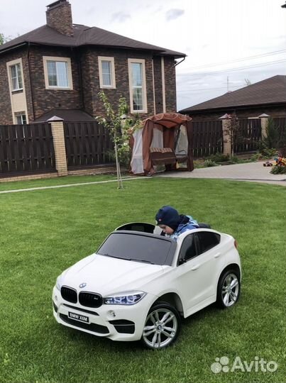 Двухместный электромобиль