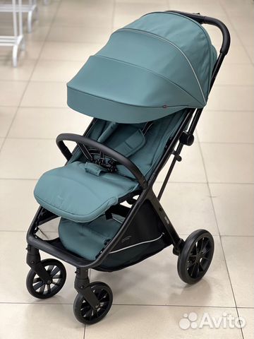 Всесезонная прогулочная коляска carrello Nero