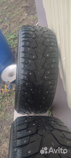 Yokohama Ice Guard Stud IG55 215/50 R17