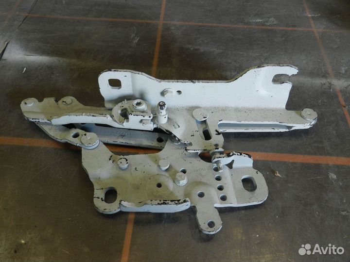 Петля капота левая - BMW 1 F20