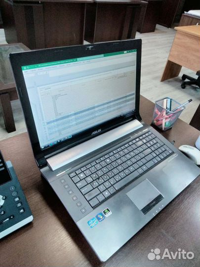 Ноутбук Asus 17 дюймов