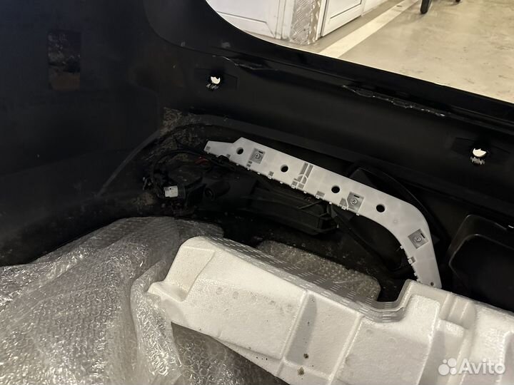 Бампер задний Infiniti QX80