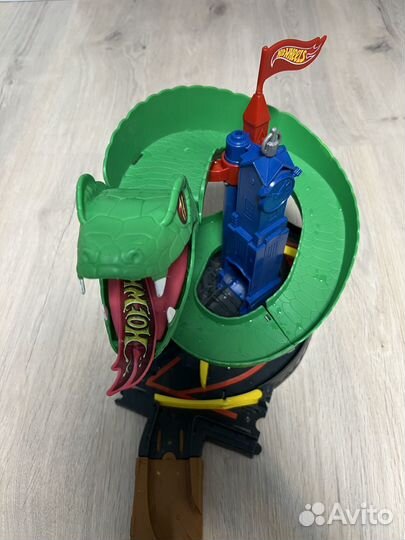 Автомобильный трек Hot Wheels (бросок кобры)