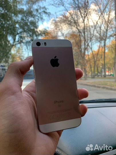 iPhone SE, 32 ГБ